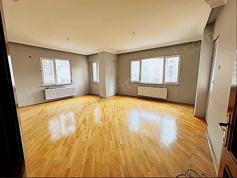 KOZYATAĞI METRO İSTASYONUNA YAKIN KOMBİLİ 120 M2 NET 3+1 DAİRE KADIKÖY İSTANBUL