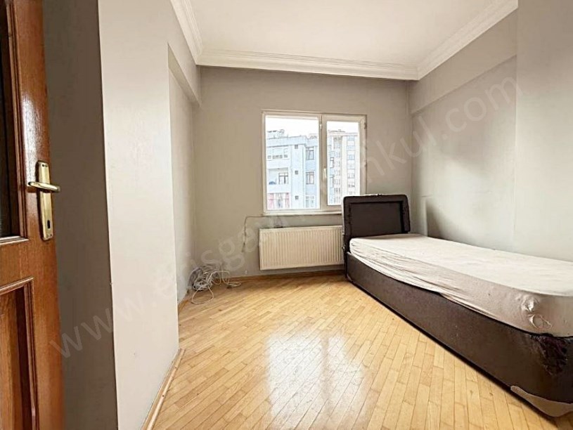 KOZYATAĞI METRO İSTASYONUNA YAKIN KOMBİLİ 120 M2 NET 3+1 DAİRE KADIKÖY İSTANBUL