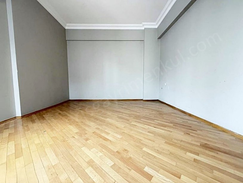 KOZYATAĞI METRO İSTASYONUNA YAKIN KOMBİLİ 120 M2 NET 3+1 DAİRE KADIKÖY İSTANBUL