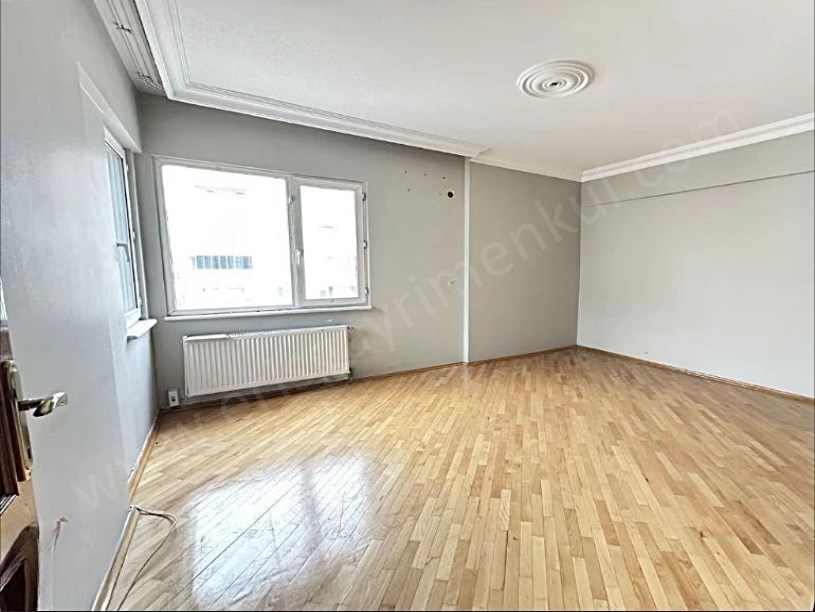 KOZYATAĞI METRO İSTASYONUNA YAKIN KOMBİLİ 120 M2 NET 3+1 DAİRE KADIKÖY İSTANBUL