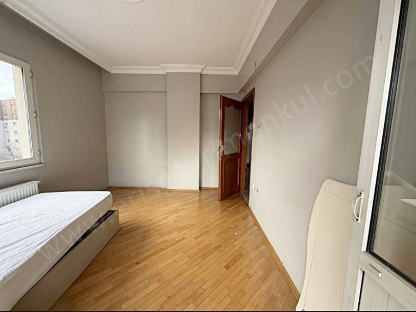 KOZYATAĞI METRO İSTASYONUNA YAKIN KOMBİLİ 120 M2 NET 3+1 DAİRE KADIKÖY İSTANBUL