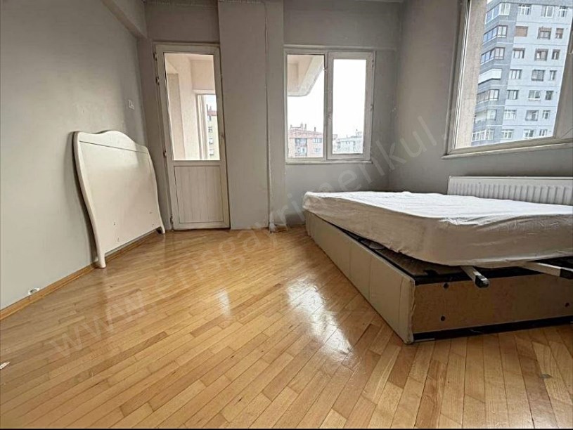 KOZYATAĞI METRO İSTASYONUNA YAKIN KOMBİLİ 120 M2 NET 3+1 DAİRE KADIKÖY İSTANBUL