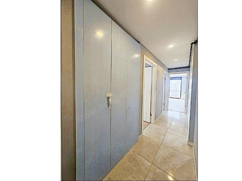 İSTANBUL GÖZTEPE SATILIK DAİRE MERKEZİ KONUMDA EB. BANYOLU AÇIK BALKONLU 90 M2 NET 3+1 BOŞ DAİRE