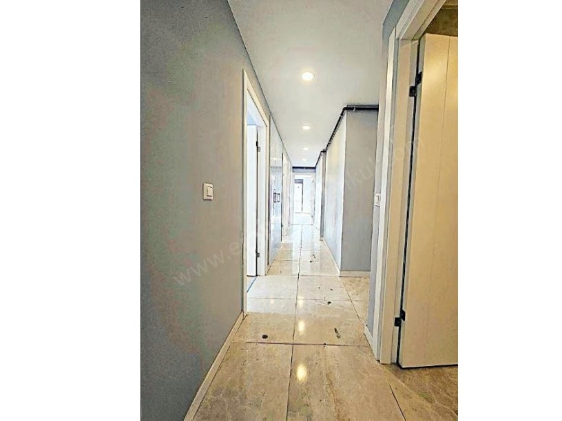 İSTANBUL GÖZTEPE SATILIK DAİRE MERKEZİ KONUMDA EB. BANYOLU AÇIK BALKONLU 90 M2 NET 3+1 BOŞ DAİRE