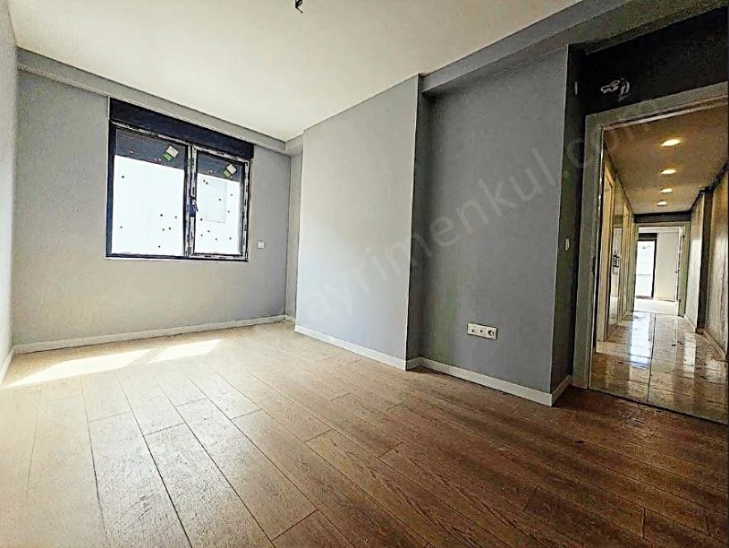 İSTANBUL GÖZTEPE SATILIK DAİRE MERKEZİ KONUMDA EB. BANYOLU AÇIK BALKONLU 90 M2 NET 3+1 BOŞ DAİRE