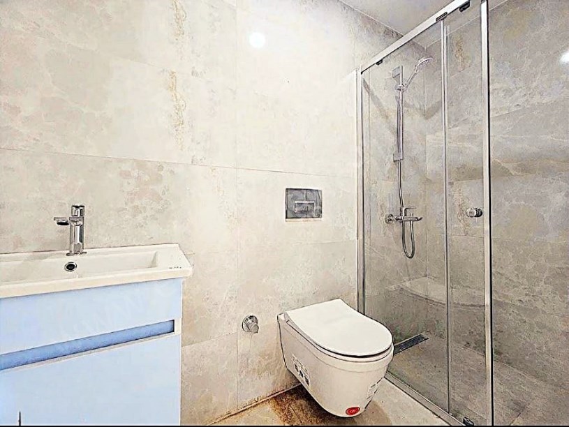 İSTANBUL GÖZTEPE SATILIK DAİRE MERKEZİ KONUMDA EB. BANYOLU AÇIK BALKONLU 90 M2 NET 3+1 BOŞ DAİRE