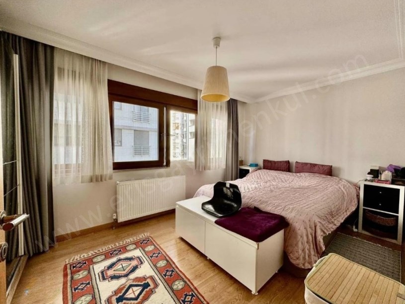 İSTANBUL KADIKÖY TÜCCARBAŞINDA ERENKÖY MARMARAYA YAKIN İAKANLI 3+1 SATILIK DAİRE