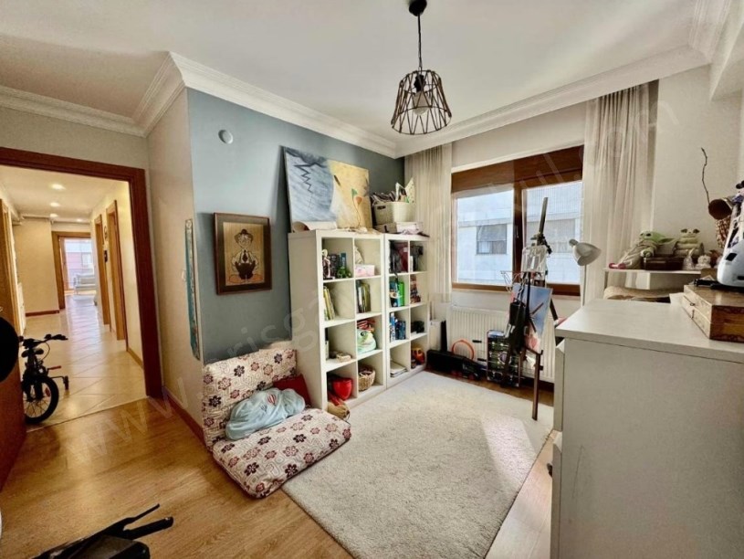 İSTANBUL KADIKÖY TÜCCARBAŞINDA ERENKÖY MARMARAYA YAKIN İAKANLI 3+1 SATILIK DAİRE