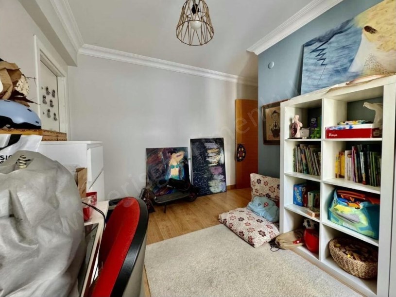 İSTANBUL KADIKÖY TÜCCARBAŞINDA ERENKÖY MARMARAYA YAKIN İAKANLI 3+1 SATILIK DAİRE