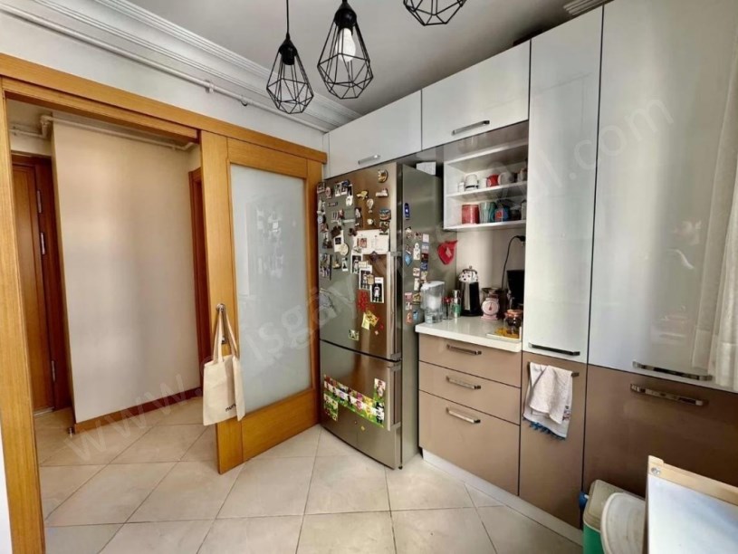 İSTANBUL KADIKÖY TÜCCARBAŞINDA ERENKÖY MARMARAYA YAKIN İAKANLI 3+1 SATILIK DAİRE