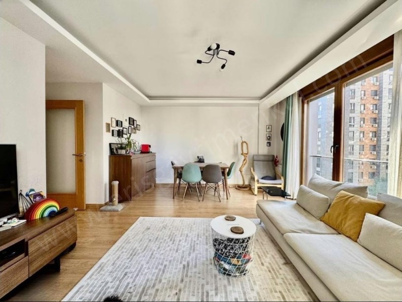 İSTANBUL KADIKÖY TÜCCARBAŞINDA ERENKÖY MARMARAYA YAKIN İAKANLI 3+1 SATILIK DAİRE