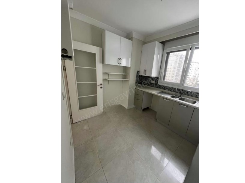 İSTANBUL KADIKÖY BOŞ... KOZYATAĞI KAZASKER 3+1 EBEVEYN BANYOLU