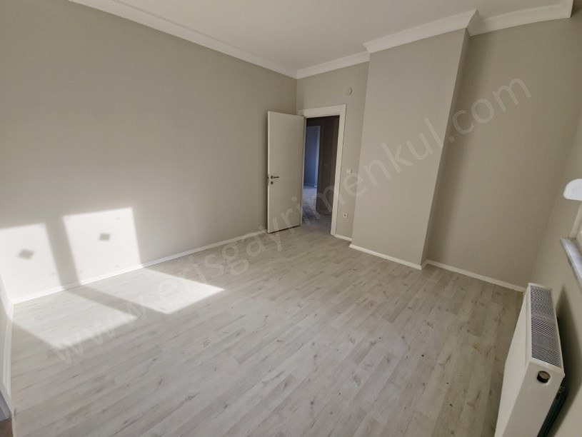 SAHRAYICEDİT MİNİBÜS CAD. YAKINI SIFIR BİNADA AÇIK BALKONLU 3+1 KADIKÖY İSTANBUL