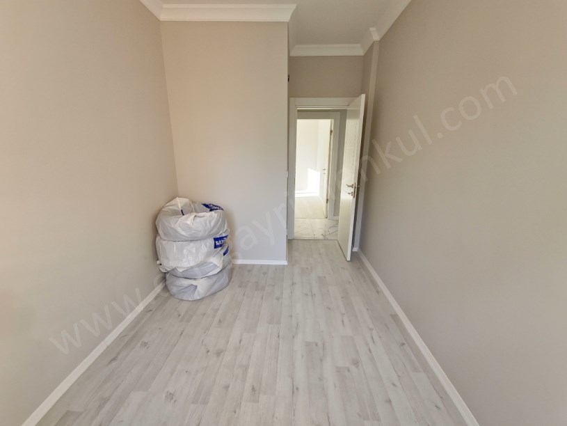 SAHRAYICEDİT MİNİBÜS CAD. YAKINI SIFIR BİNADA AÇIK BALKONLU 3+1 KADIKÖY İSTANBUL