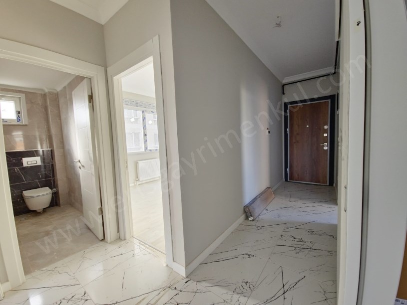 SAHRAYICEDİT MİNİBÜS CAD. YAKINI SIFIR BİNADA AÇIK BALKONLU 3+1 KADIKÖY İSTANBUL