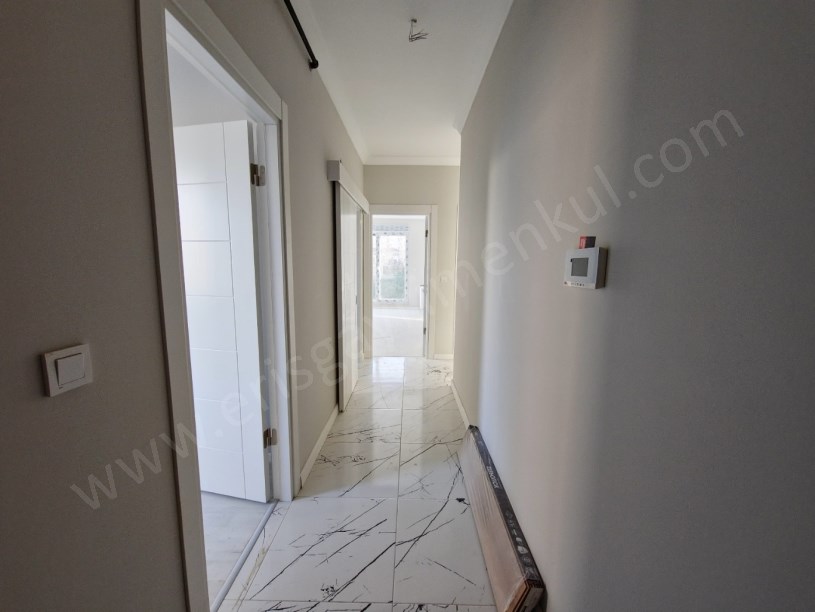 SAHRAYICEDİT MİNİBÜS CAD. YAKINI SIFIR BİNADA AÇIK BALKONLU 3+1 KADIKÖY İSTANBUL