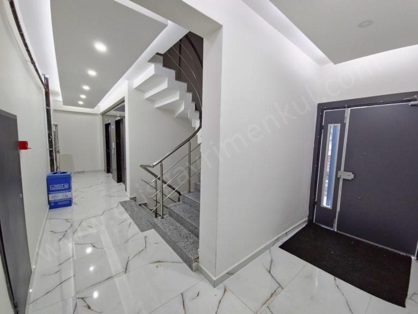 SAHRAYICEDİT MİNİBÜS CAD. YAKINI SIFIR BİNADA AÇIK BALKONLU 3+1 KADIKÖY İSTANBUL