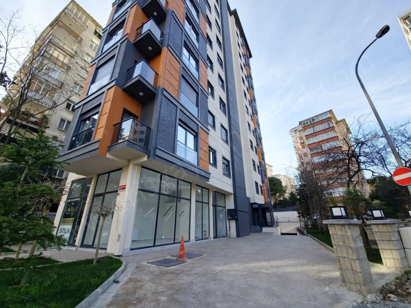 SAHRAYICEDİT MİNİBÜS CAD. YAKINI SIFIR BİNADA AÇIK BALKONLU 3+1 KADIKÖY İSTANBUL