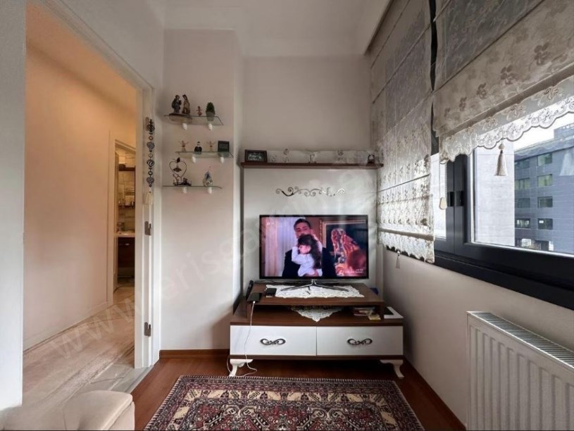 Kozyatağı Central Hast. Civarı Balkonlu Ebevyn Banyolu 3+1 Kadıköy İstanbul