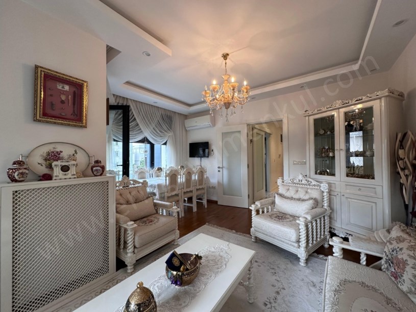 Kozyatağı Central Hast. Civarı Balkonlu Ebevyn Banyolu 3+1 Kadıköy İstanbul