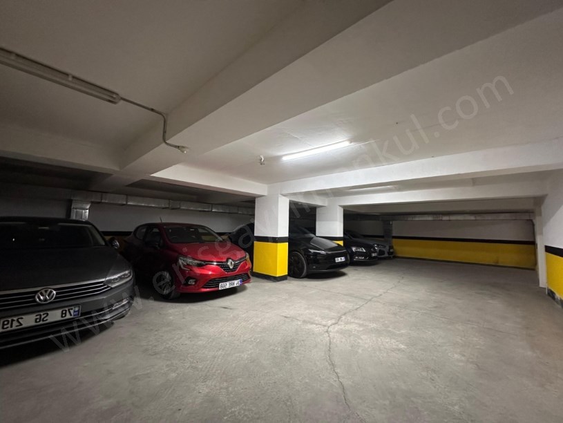 Kozyatağı Central Hast. Civarı Balkonlu Ebevyn Banyolu 3+1 Kadıköy İstanbul