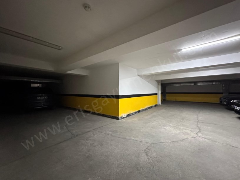 Kozyatağı Central Hast. Civarı Balkonlu Ebevyn Banyolu 3+1 Kadıköy İstanbul