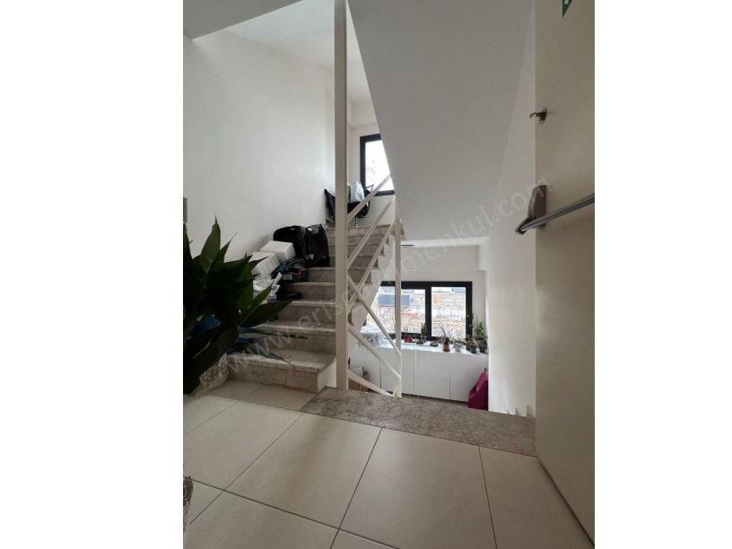 Kozyatağı Central Hast. Civarı Balkonlu Ebevyn Banyolu 3+1 Kadıköy İstanbul