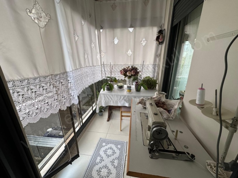 Kozyatağı Central Hast. Civarı Balkonlu Ebevyn Banyolu 3+1 Kadıköy İstanbul