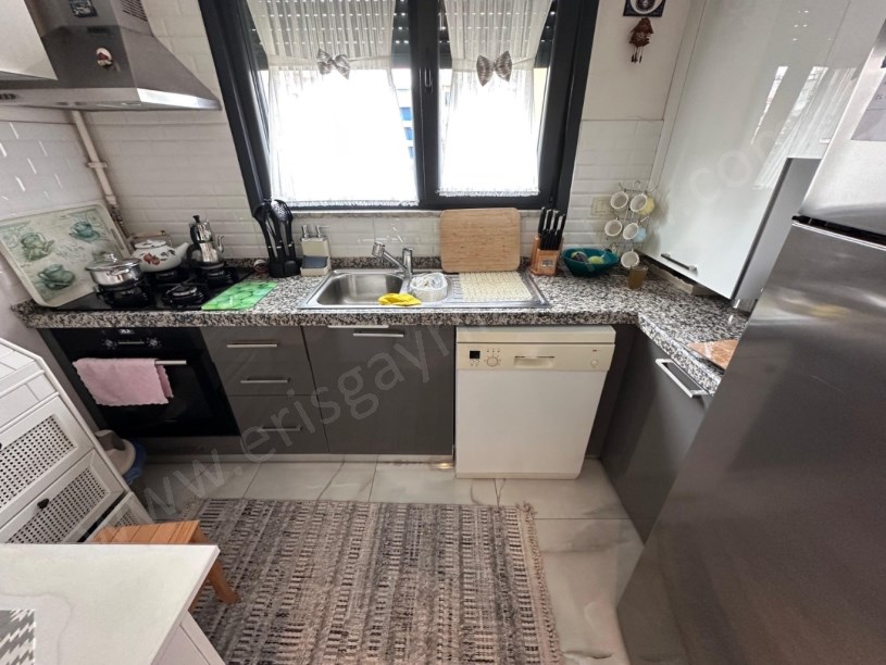 Kozyatağı Central Hast. Civarı Balkonlu Ebevyn Banyolu 3+1 Kadıköy İstanbul