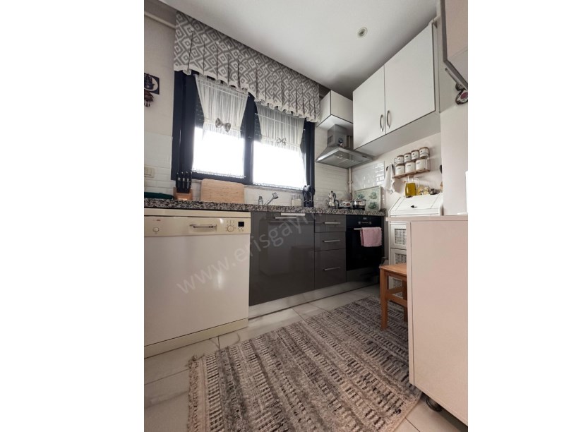 Kozyatağı Central Hast. Civarı Balkonlu Ebevyn Banyolu 3+1 Kadıköy İstanbul