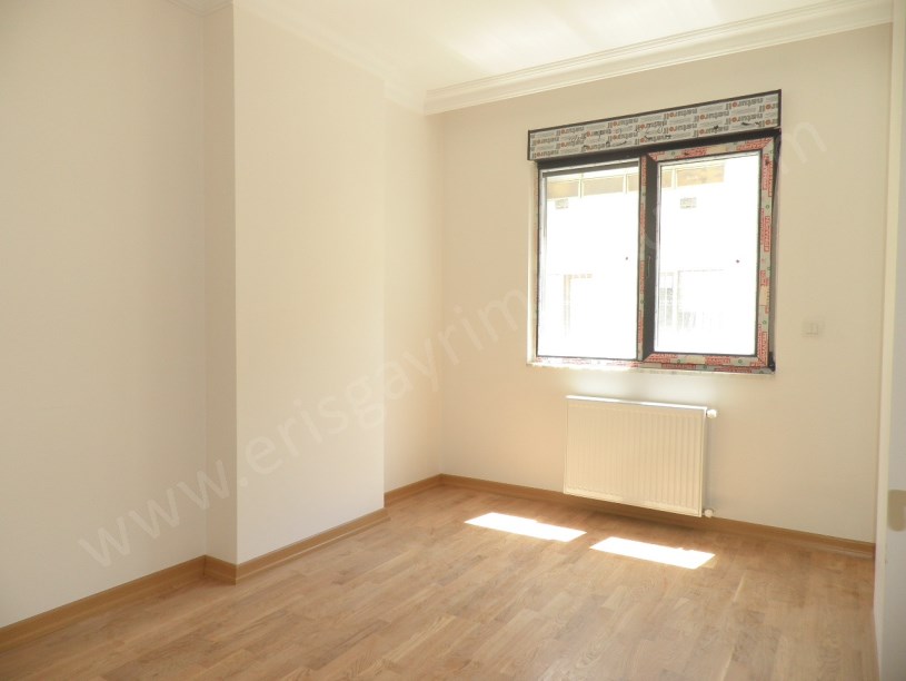 ŞENESENEVLER DE KOMBİLİ EBEVEYN BANYOLU AÇIK BALKONLU 3+1 KOZYATAĞI İSTANBUL