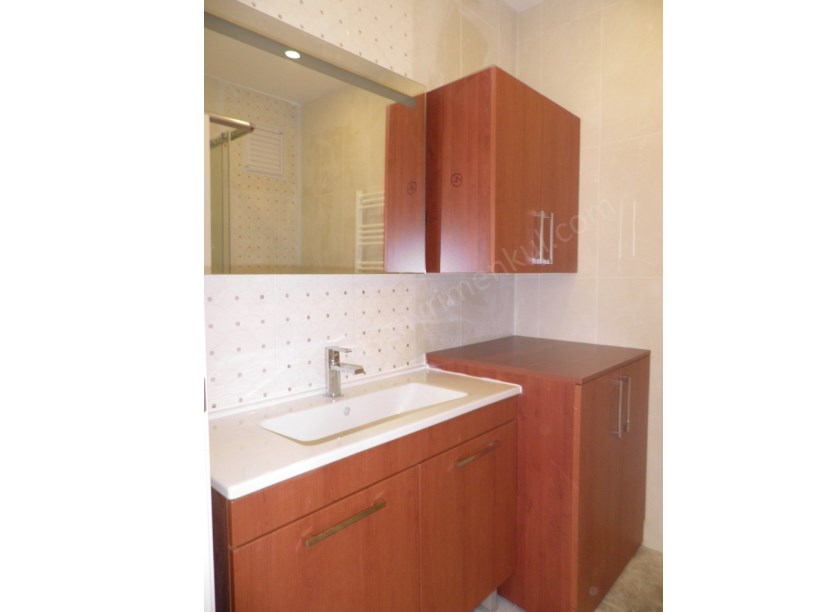 ŞENESENEVLER DE KOMBİLİ EBEVEYN BANYOLU AÇIK BALKONLU 3+1 KOZYATAĞI İSTANBUL