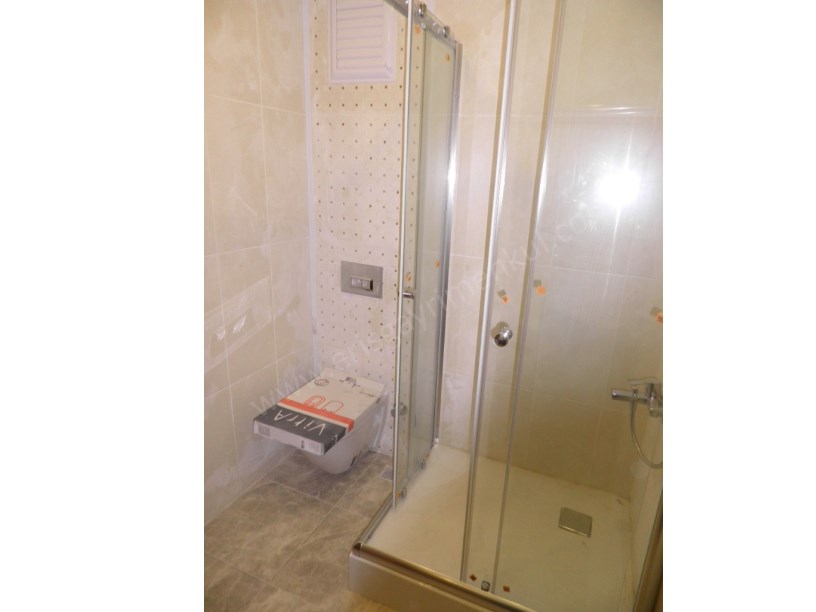 ŞENESENEVLER DE KOMBİLİ EBEVEYN BANYOLU AÇIK BALKONLU 3+1 KOZYATAĞI İSTANBUL