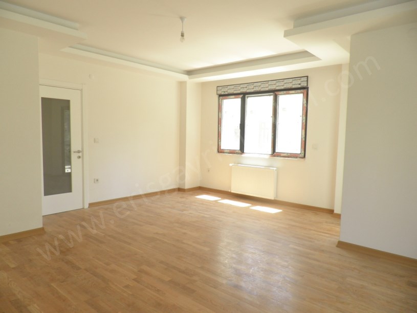 ŞENESENEVLER DE KOMBİLİ EBEVEYN BANYOLU AÇIK BALKONLU 3+1 KOZYATAĞI İSTANBUL