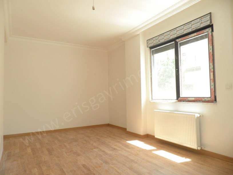 ŞENESENEVLER DE KOMBİLİ EBEVEYN BANYOLU AÇIK BALKONLU 3+1 KOZYATAĞI İSTANBUL