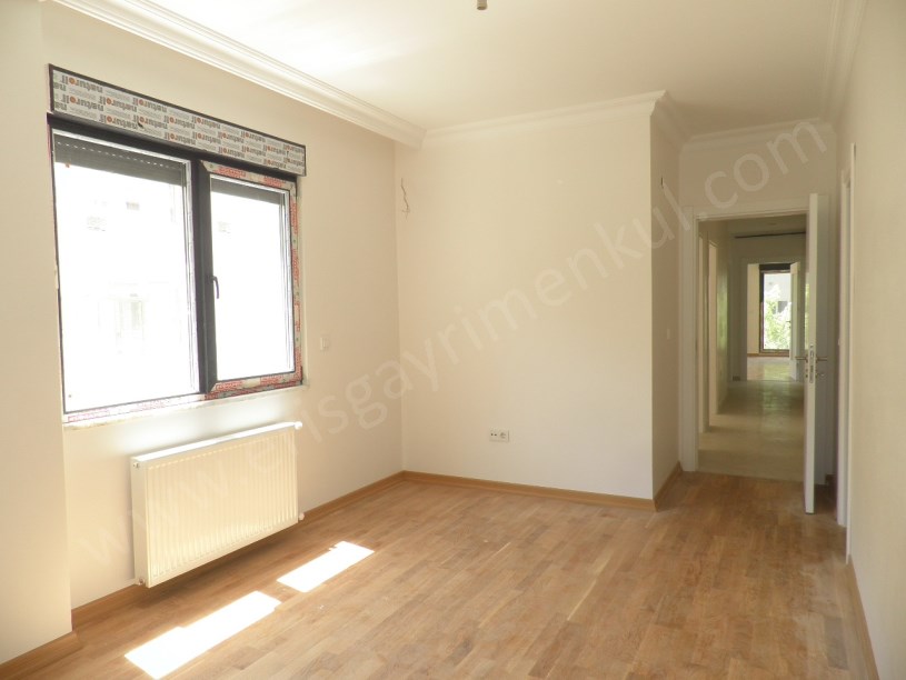 ŞENESENEVLER DE KOMBİLİ EBEVEYN BANYOLU AÇIK BALKONLU 3+1 KOZYATAĞI İSTANBUL