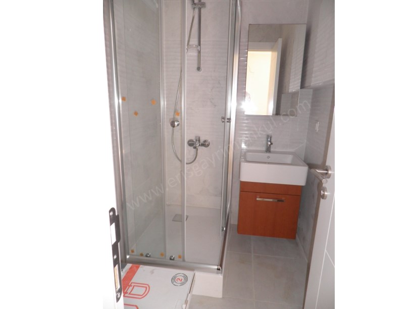 ŞENESENEVLER DE KOMBİLİ EBEVEYN BANYOLU AÇIK BALKONLU 3+1 KOZYATAĞI İSTANBUL