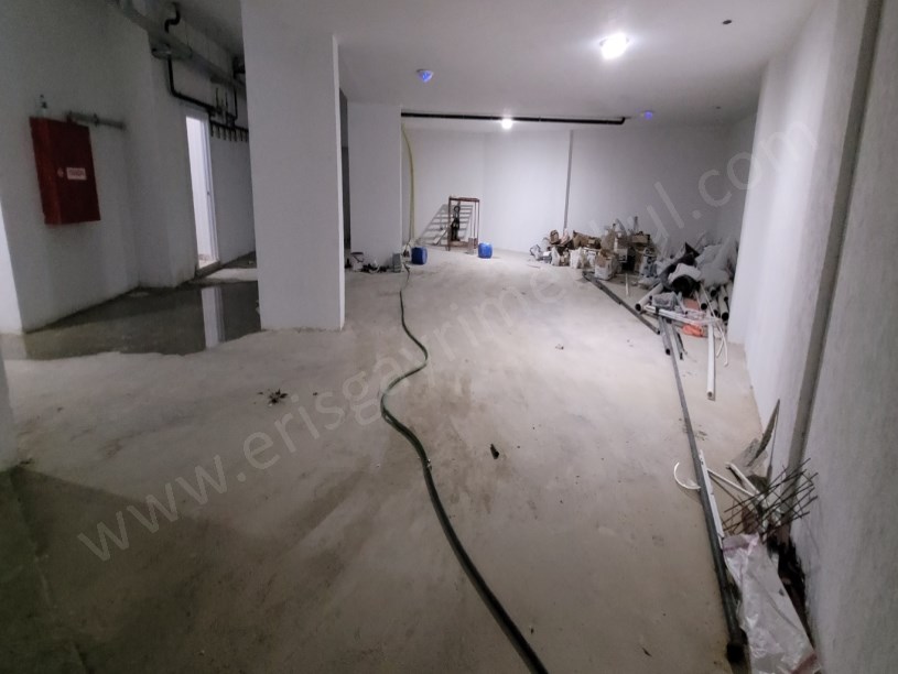 KADIKÖY İSTANBUL .... FENERYOLU MAH.DE SIFIR BALKONLU E.BANYOLU . BOŞ . 2+1 DAİRE