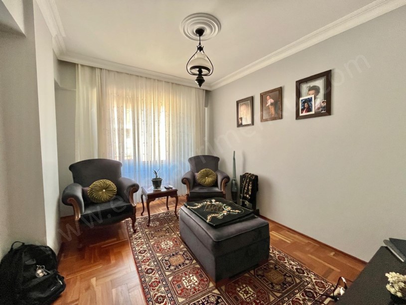 19 MAYIS MAH.DE KAPALI OTOPARKLI AZ KATLI BİNADA 165 M2 NET 5+1 DUBLEX KADIKÖY İSTANBUL