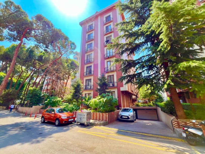 19 MAYIS MAH.DE KAPALI OTOPARKLI AZ KATLI BİNADA 165 M2 NET 5+1 DUBLEX KADIKÖY İSTANBUL