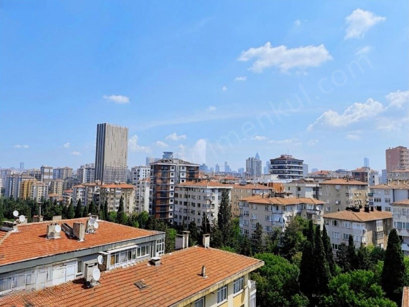 İSTANBUL KADIKÖY  ERENKÖY MİNİBÜSE YAKIN 3+1 BALKONLU EBEVEYN BANYOLU SIFIR