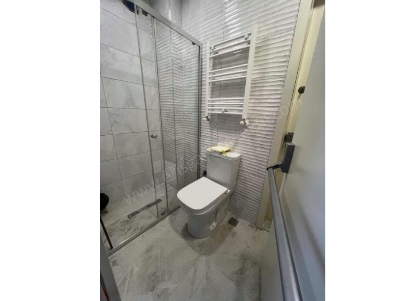İSTANBUL KADIKÖY ATATÜRK CADDESİNDE 6 YILLIK BALKON EBEVEYN BANYO İSKANLI 125 M2 3+1 KOMBİLİ