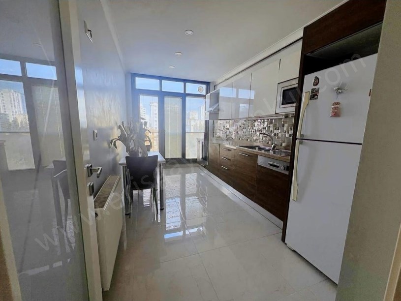 istanbul kadıköy 19 mayıs mah.  Merkezi Konumda İskanlı Ebeveyb Banyo Prestijli Binada 3+1 Satılık