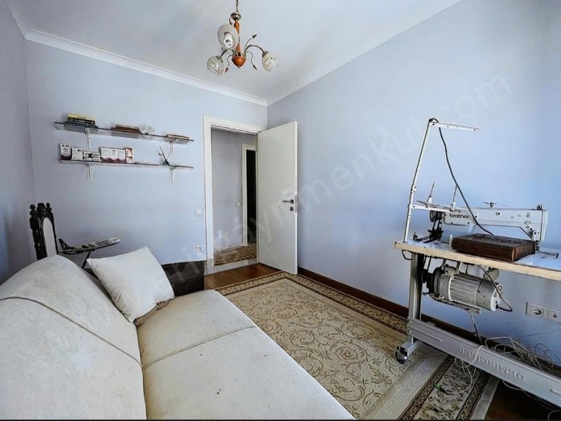 istanbul kadıköy 19 mayıs mah.  Merkezi Konumda İskanlı Ebeveyb Banyo Prestijli Binada 3+1 Satılık