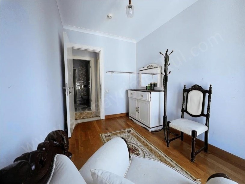 istanbul kadıköy 19 mayıs mah.  Merkezi Konumda İskanlı Ebeveyb Banyo Prestijli Binada 3+1 Satılık