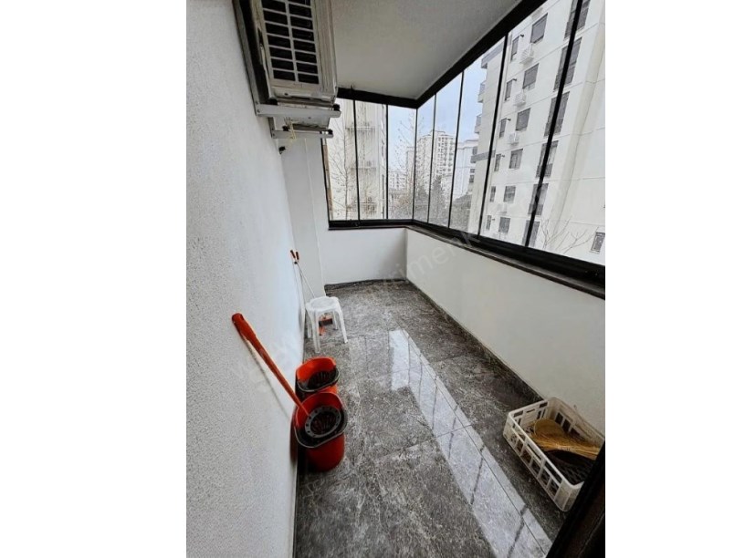 İSTANBUL KOZYATAĞI ŞENESENEVLER KOZYATAĞINDA YENİ BİNADA İSKANLI NET 115 m² GENİŞ 3+1