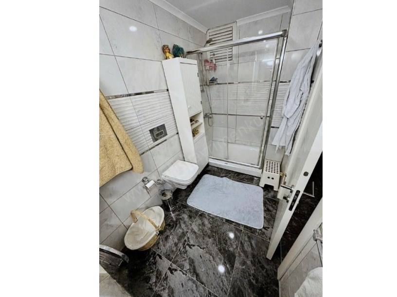 İSTANBUL KADIKÖY  ŞENESENEVLER KOZYATAĞINDA YENİ BİNADA İSKANLI NET 115 m² GENİŞ 3+1