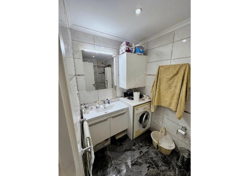 İSTANBUL KOZYATAĞI ŞENESENEVLER KOZYATAĞINDA YENİ BİNADA İSKANLI NET 115 m² GENİŞ 3+1