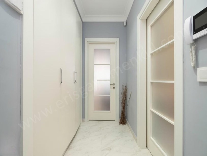 İSTANBUL KADIKÖY  ERENKÖY DE BALKON EBEVEYN BANYO KAT MÜLKİYET TAPULU GENÇ BİNA 3+1 DAİRE