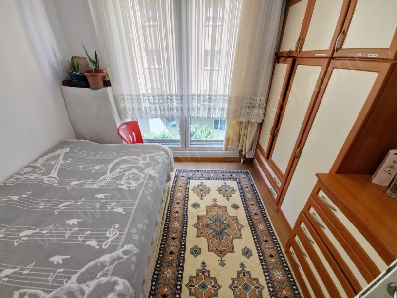 AYŞEKADIN DA İKİ KAT KAPALI OTOPARKLI VE YÜZME HAVUZLU 3+1 DAİRE KADIKÖY İSTANBUL